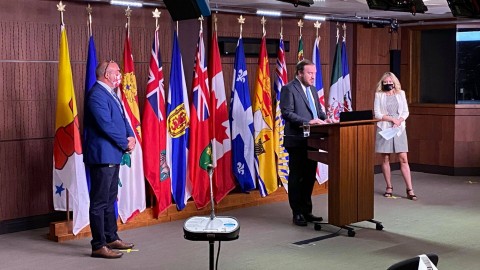 Bernard Généreux exige que la ministre Hajdu mette immédiatement fin à l’interdiction dite « homophobe » de donner du sang 