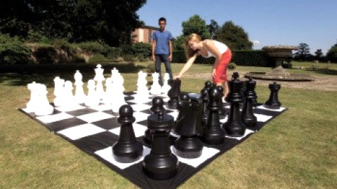 LES ÉCHECS AMUSANTS AUX GALERIES MONTMAGNY