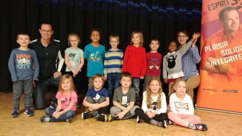 Le champion olympique Jean-Luc Brassard était de passage à l’école Beaubien 