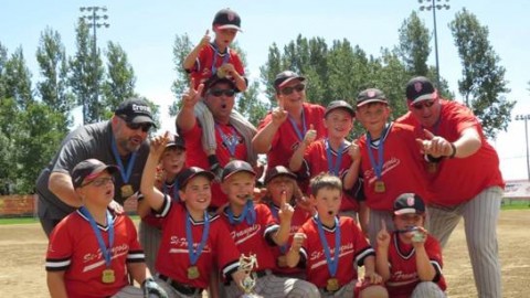 Un doublé d'or au Tournoi Moustique Édouard-Dussault de Lévis pour les Vikings de St-François