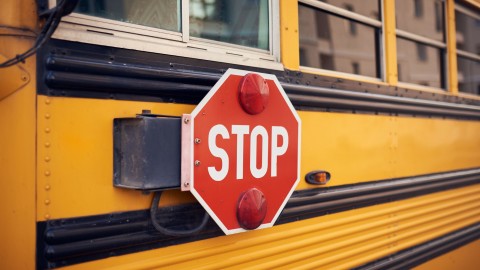 	            	Un autobus scolaire fait une sortie de route	            