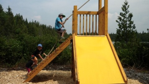 Un nouveau sentier d'hébertisme au Centre de plein-air de Sainte-Apolline