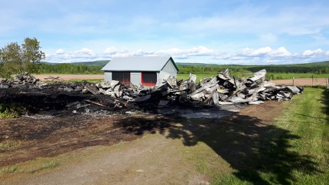 Un incendie ravage un poulailler à L’Islet