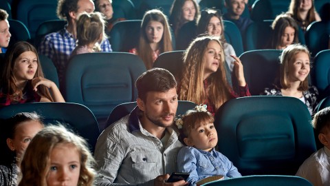 La fréquentation des cinémas au Québec augmente depuis 2022, mais demeure inférieure à la pandémie de Covid-19