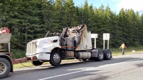 Un camion-remorque prend feu à Cap-Saint-Ignace