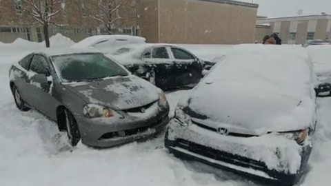 Accident impliquant quatre véhicules dans le stationnement de l’école Louis-Jacques-Casault