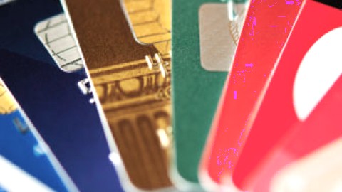LE NPD POURSUIT SA CAMPAGNE NATIONALE CONTRE LES FRAIS EXCESSIFS DE CARTES DE CRÉDIT