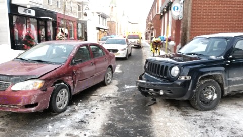 Collision impliquant deux véhicules au centre-ville de Montmagny