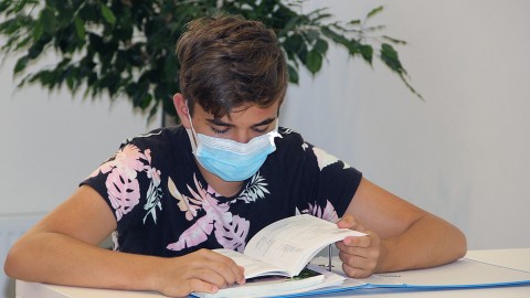 Retrait du port du masque en classe pour les élèves - Le problème, c’est la canicule, et non le masque! 