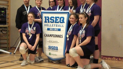 Le collège Dina Bélanger remporte le championnat régional en volleyball