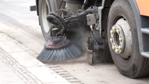 Avis aux usagés de la route 185; travaux de balayage