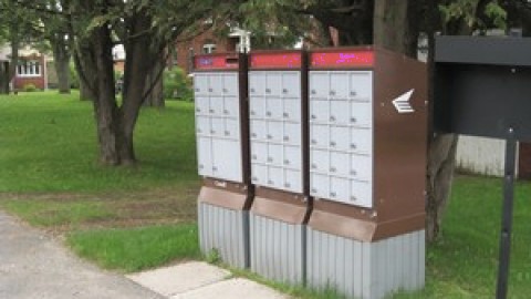 François Lapointe demande des explications au gouvernement conservateur au sujet de l'attribution de la fabrication des nouvelles boîtes postales à un manufacturier américain