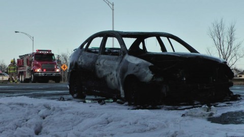 UN VÉHICULE PREND FEU À MONTMAGNY
