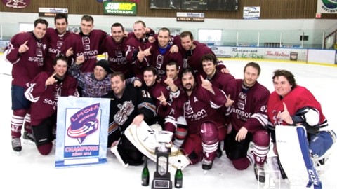 Les joueurs de l'équipe Samson et Frères sont les grands champions de la Ligue Olympique de Montmagny