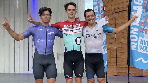 Le cycliste Loïc Olivier termine au sommet du podium du Critérium de vélo pour une deuxième année consécutive