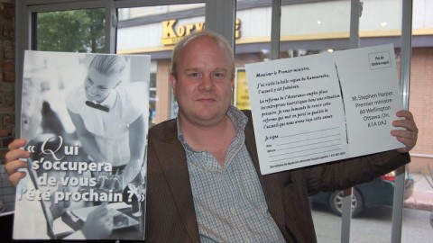 UNE CARTE POSTALE POUR STEPHEN HARPER